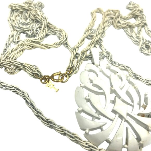 Crown Trifari Enamel Chain Necklace, Double Strand Vintage with White Mod - Picture 4 of 6